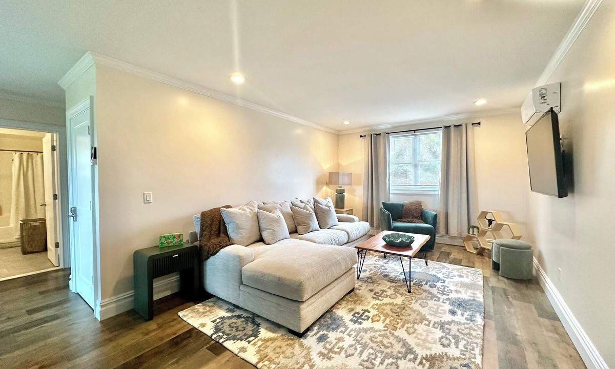 Newport East House | Tradewind Haven II - 5Bed Townhouse Near Newport!