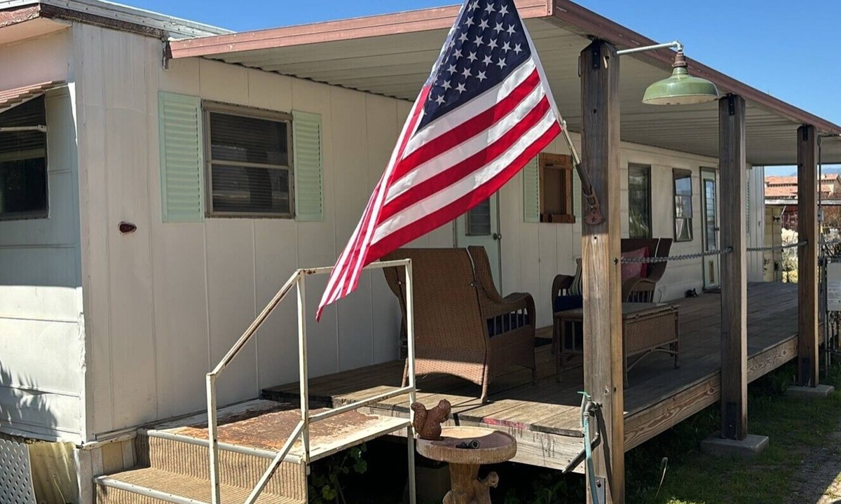 Calimesa House | Tranquil and charming mobile home, single wide, newly remodeled - Coastal Decor
