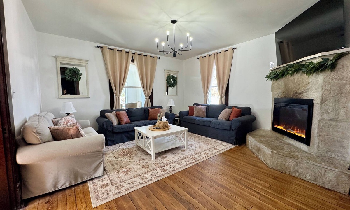 Plain City House | Tranquil Farmhouse Retreat - Dublin, Murfield, Plain City