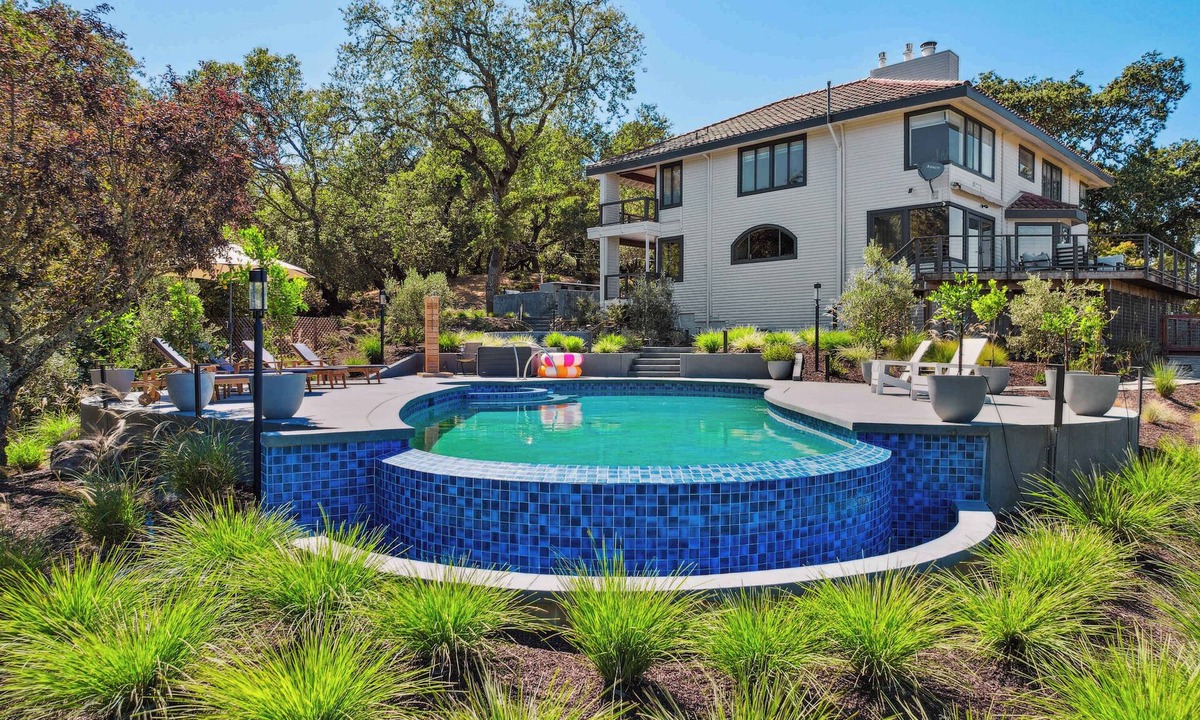 Glen Ellen House | Tranquil Sonoma Retreat - Pool, Hot Tub, Bocce & Outdoor Kitchen