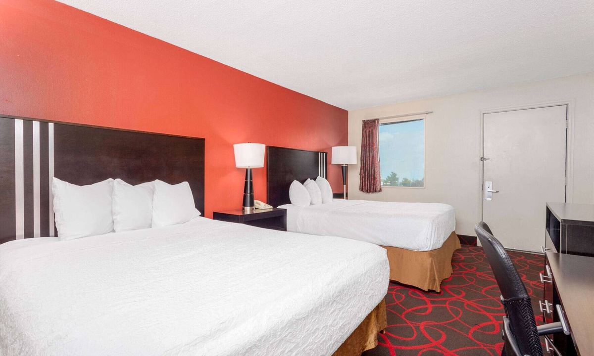 Richmond Hotel | Travelodge by Wyndham Richmond IN