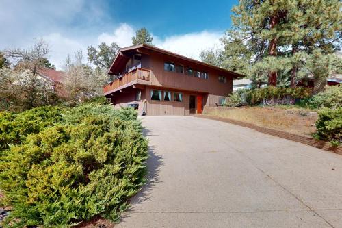Shadow Mountain House | Treetop Oasis