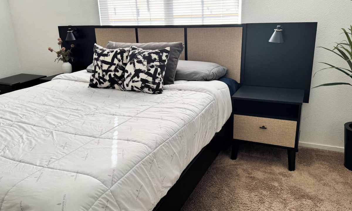 Northwest Area House | “Tremendous Comfort Meets Cool Luxury in Vibrant Las Vegas!”