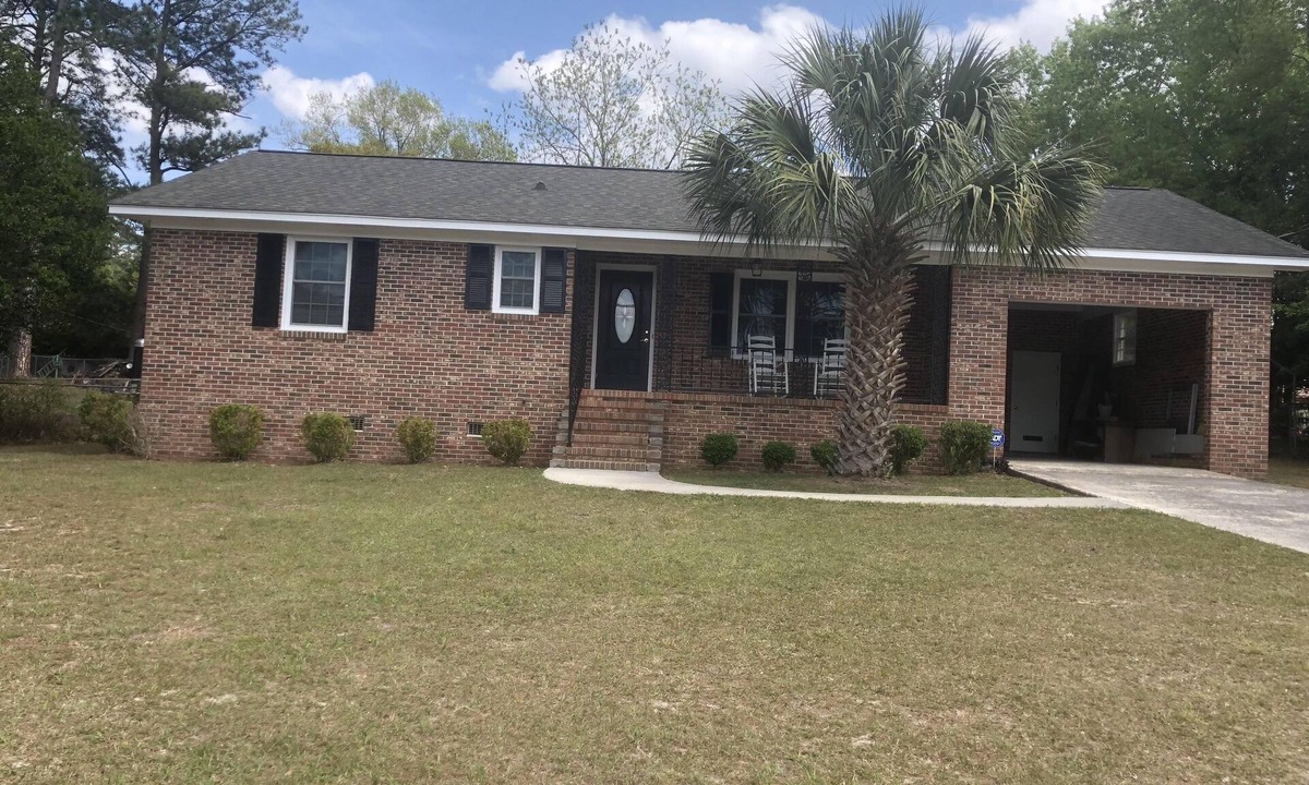 Orangeburg House | Trendy, cozy and casual 2 bedroom brick with garage