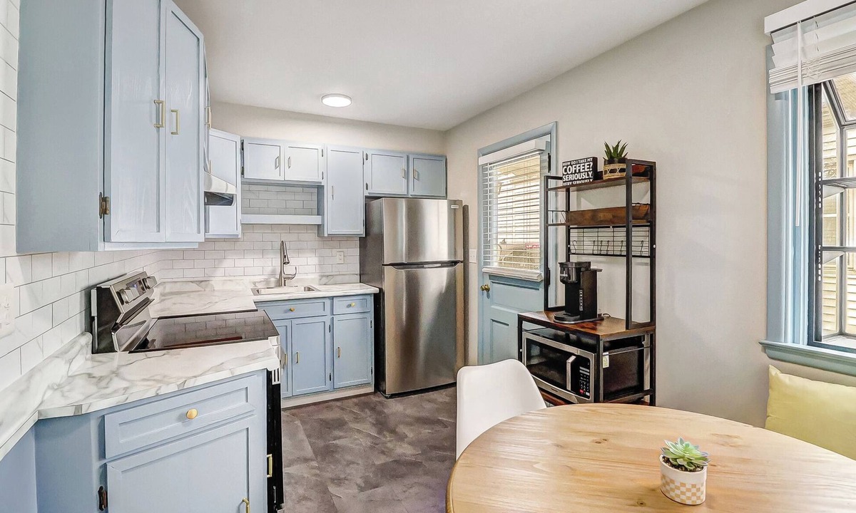 Clintonville House | Trendy neighborhood, walkable to local restaurants and shops, near OSU