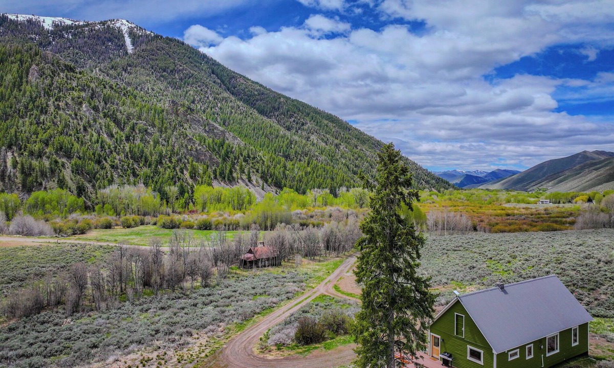 Sun Valley House | Triumph Ranch Farm House