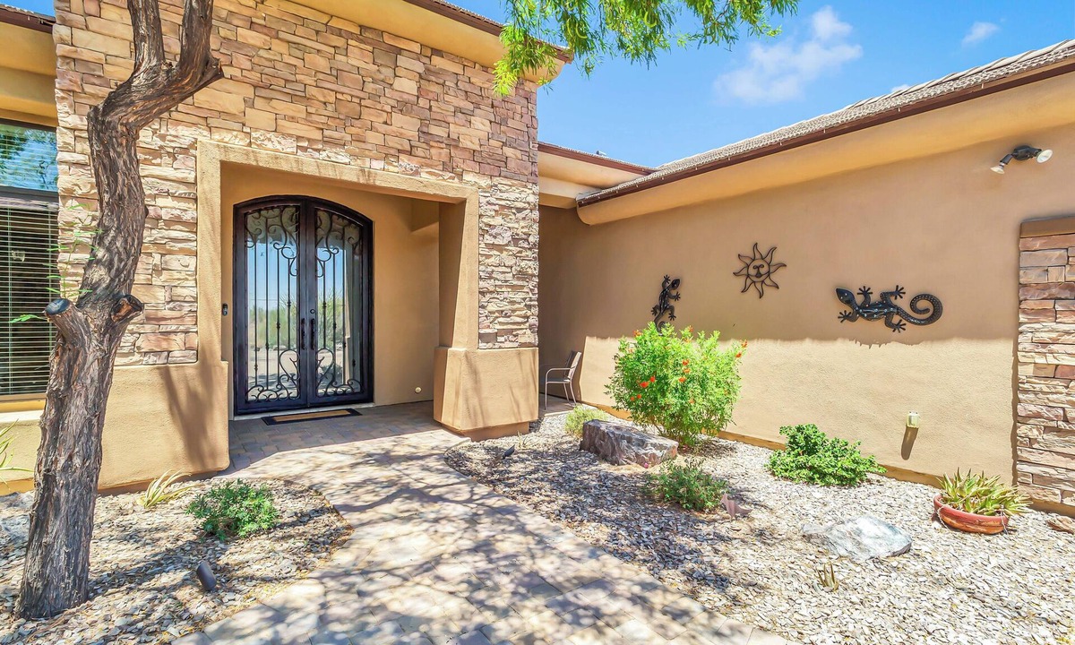 Gold Canyon House | True AZ home W/Private Casita - Lap Pool - Serene Desert Setting - Comfy & Clean
