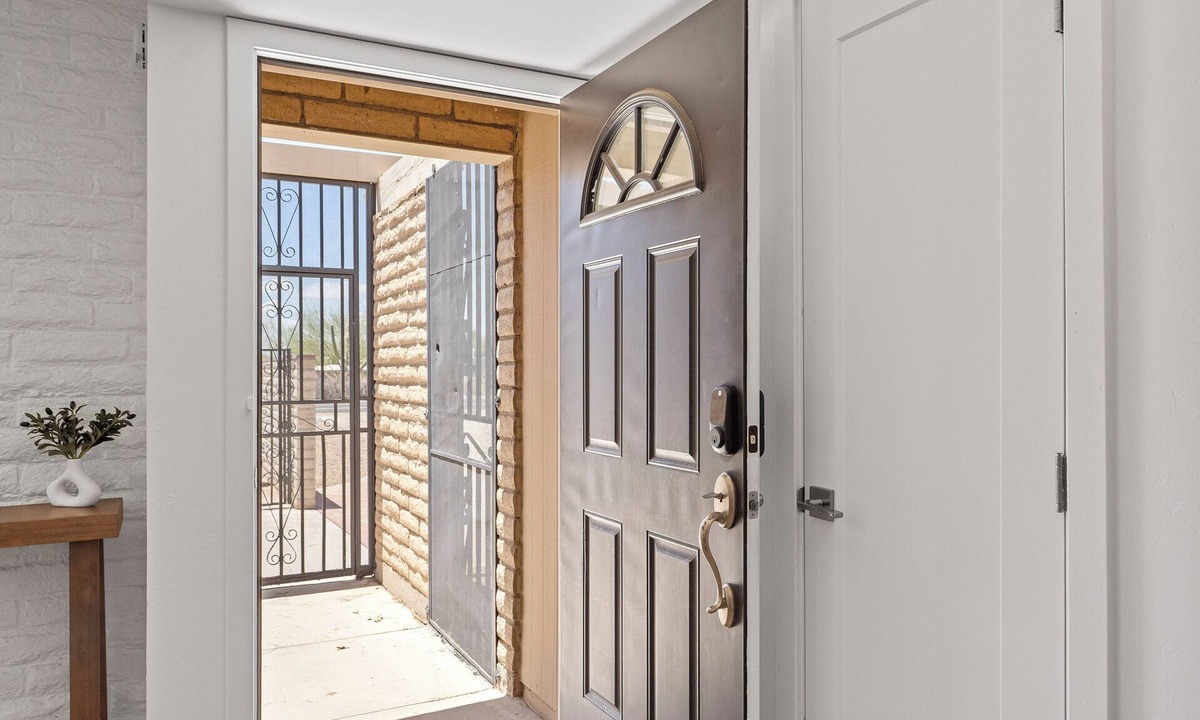 Tucson House | Tucson Summer Retreat with Sparkling Pool & Spa