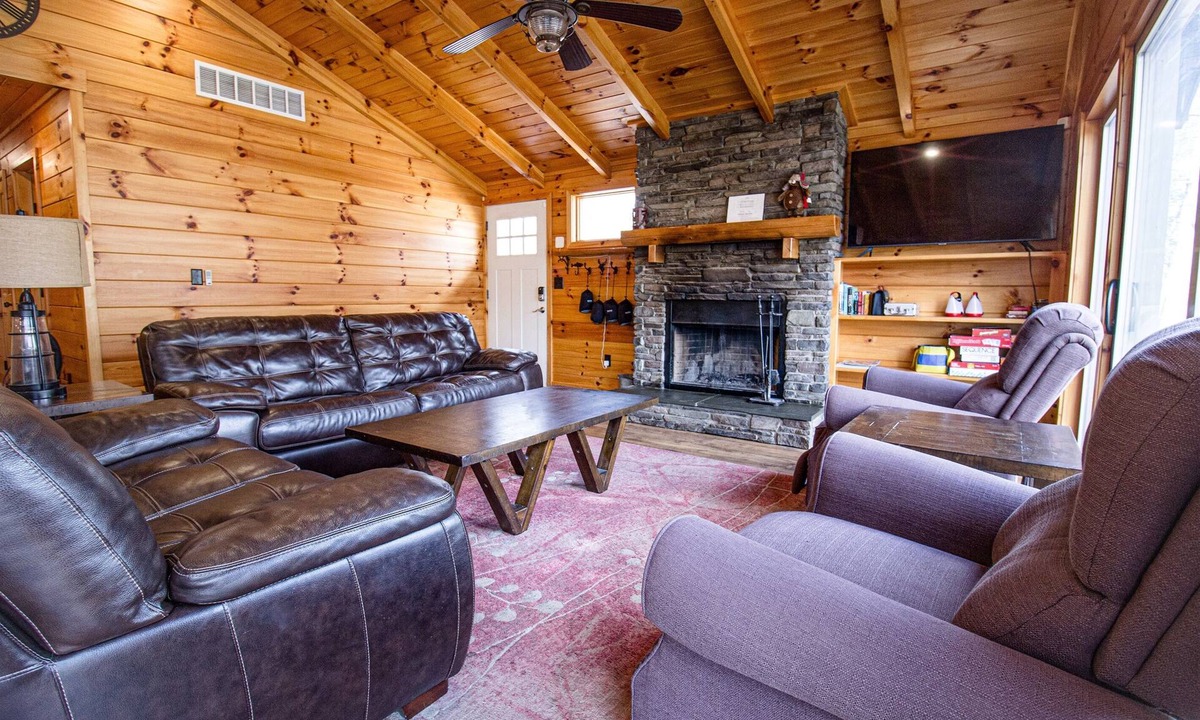 Evart House | Two Riverfront Homes | Hot Tub, Sauna, Kayaks + More
