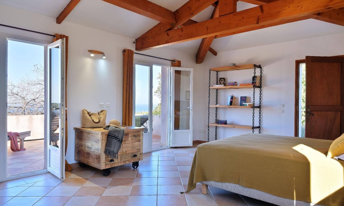 Cervione House | U Castagnu sea view villa in a nature reserve