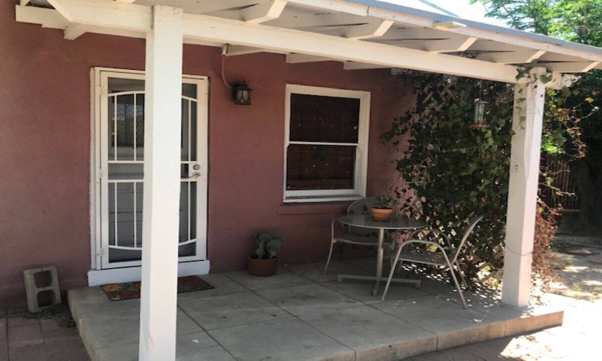 Iron Horse Historic District House | U of A LOCATION! 2BR/2BA off 4th Ave. & 6th St. Blocks from campus and downtown