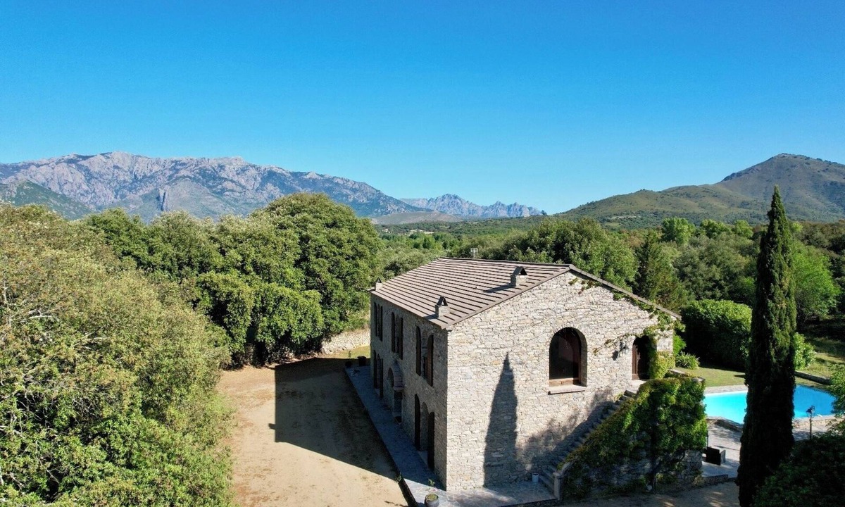 Corte House | U Palazzu: 16th-century residence