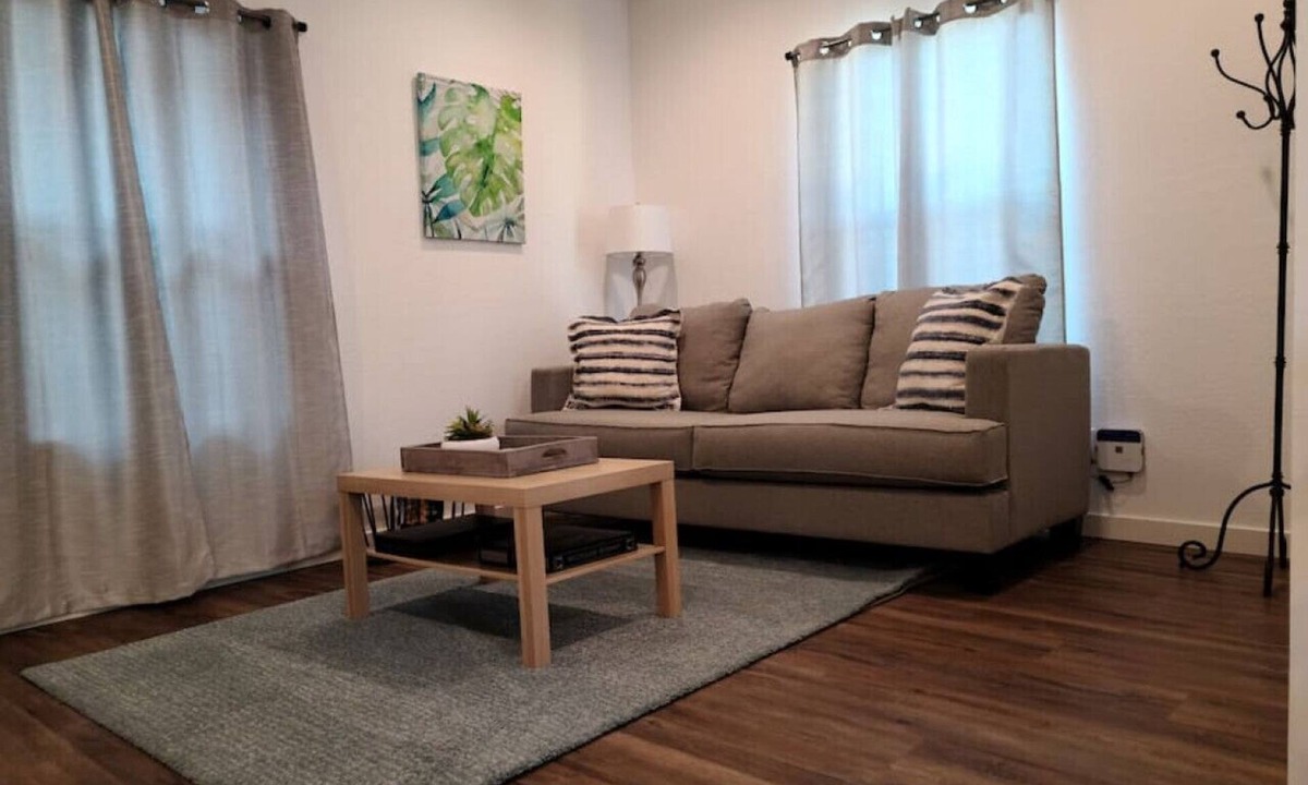 Governmental Mall House | Unique Grand Ave 2bdrm, 1Bath Home near Downtown!