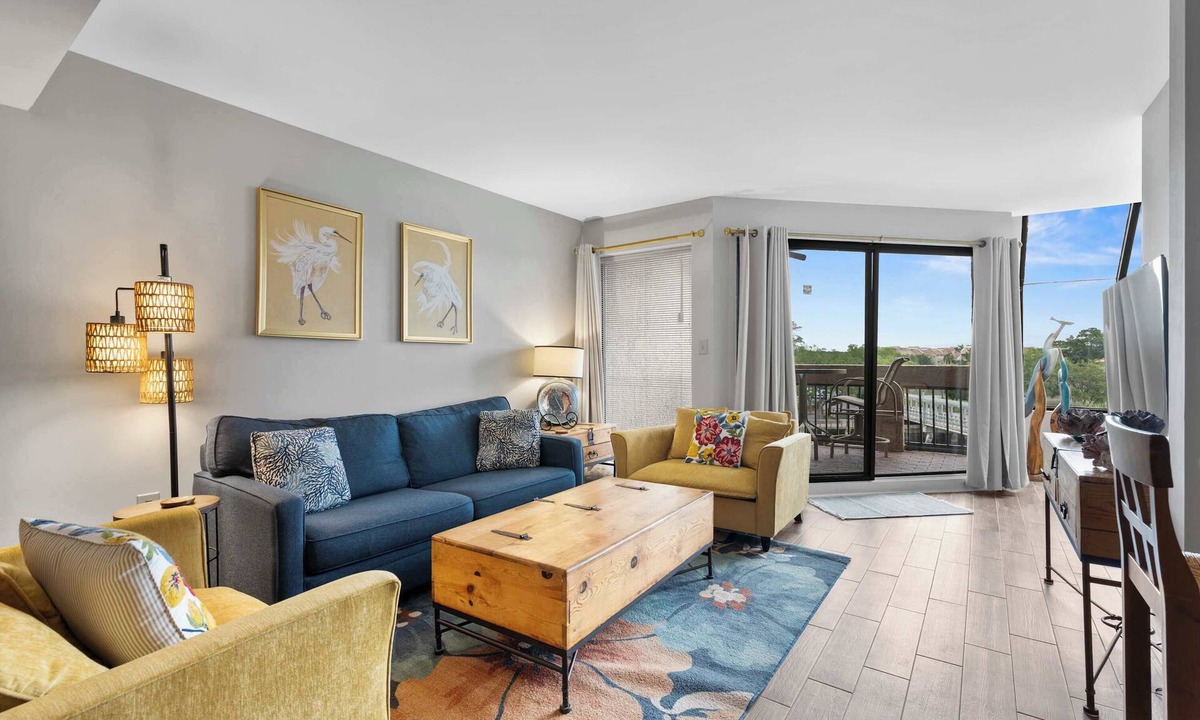 Shelter Cove Condo | Unique Lagoon-View Condo with Balcony & Spiral Staircase