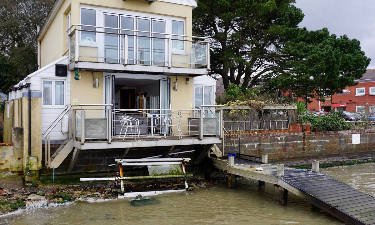 Hythe House | Unique waterside home in stunning location.