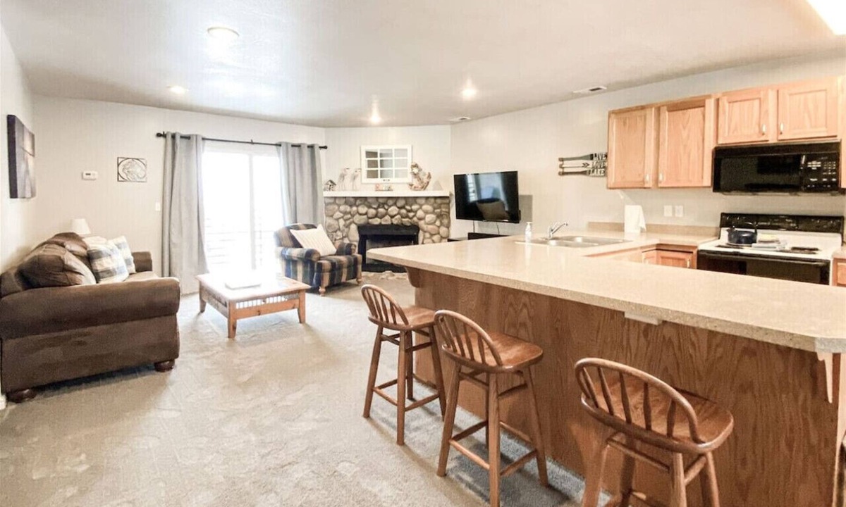 Harbor Village Condo | Updated 2-bedroom Condo-14-Plex # 218 with views!
