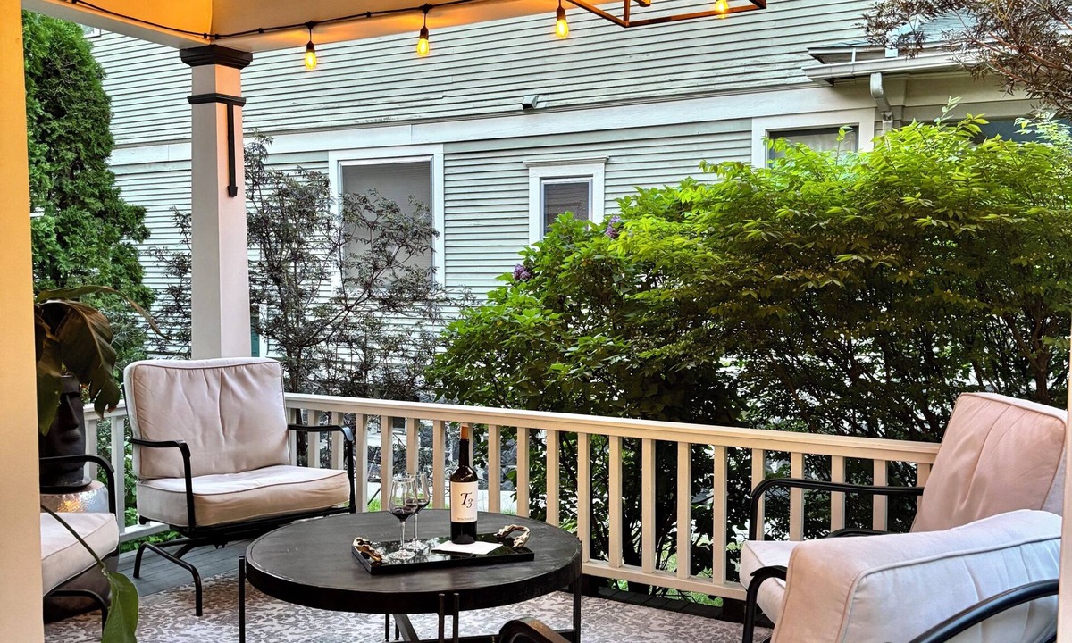Cliff - Cannon House | Updated South Hill Craftsman Sleeps 12!