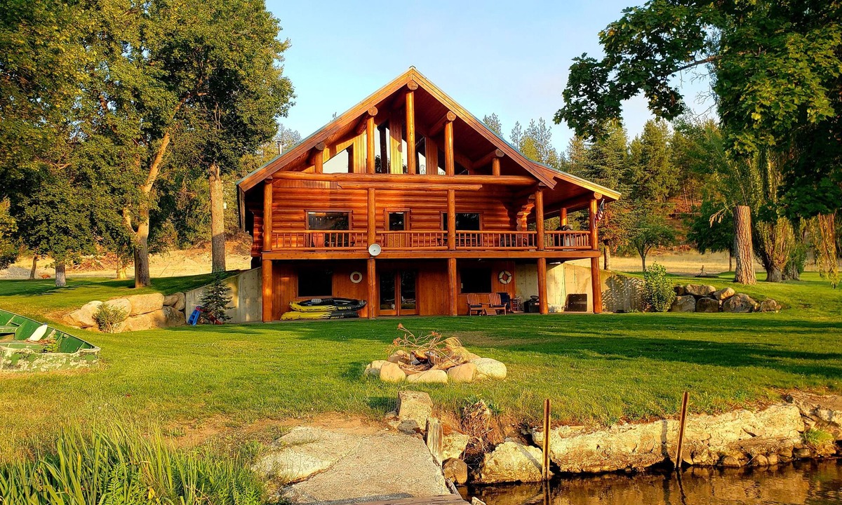 Tumtum House | UPDATED! Spokane River WATERFRONT, Boat launch, firepit, hot tub, privacy, views
