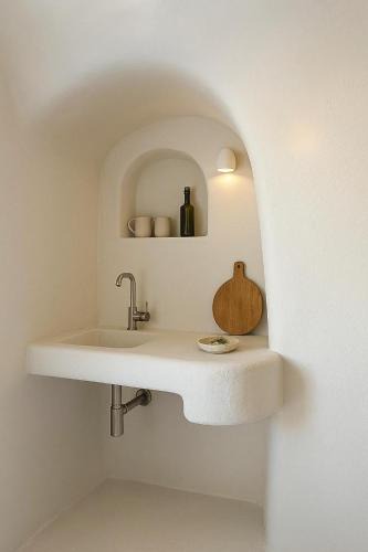 Akrotiri Apartment | Urano Cave Suites