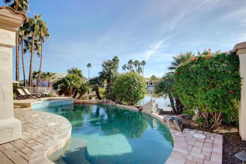 Val Vista Lakes House | Val Vista Lakes Estate-Heated Pool/Spa Sleeps 12