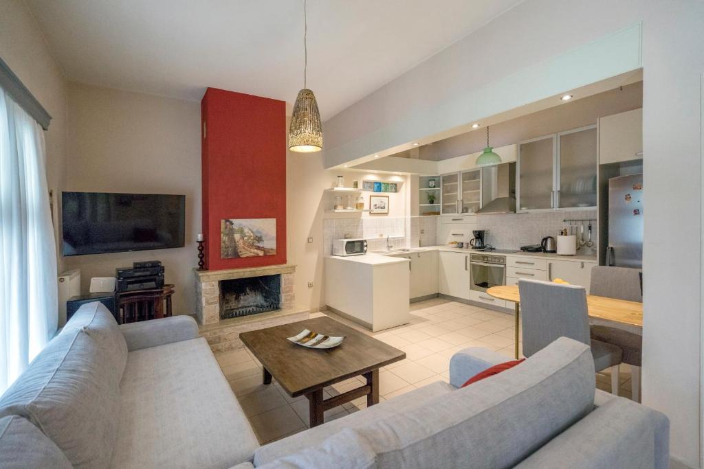 Agia Paraskevi Apartment | Valashouse Front