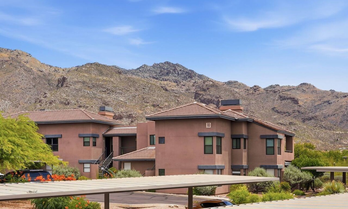Tucson Condo | Ventana Canyon Charm - Golf and Mountain Views