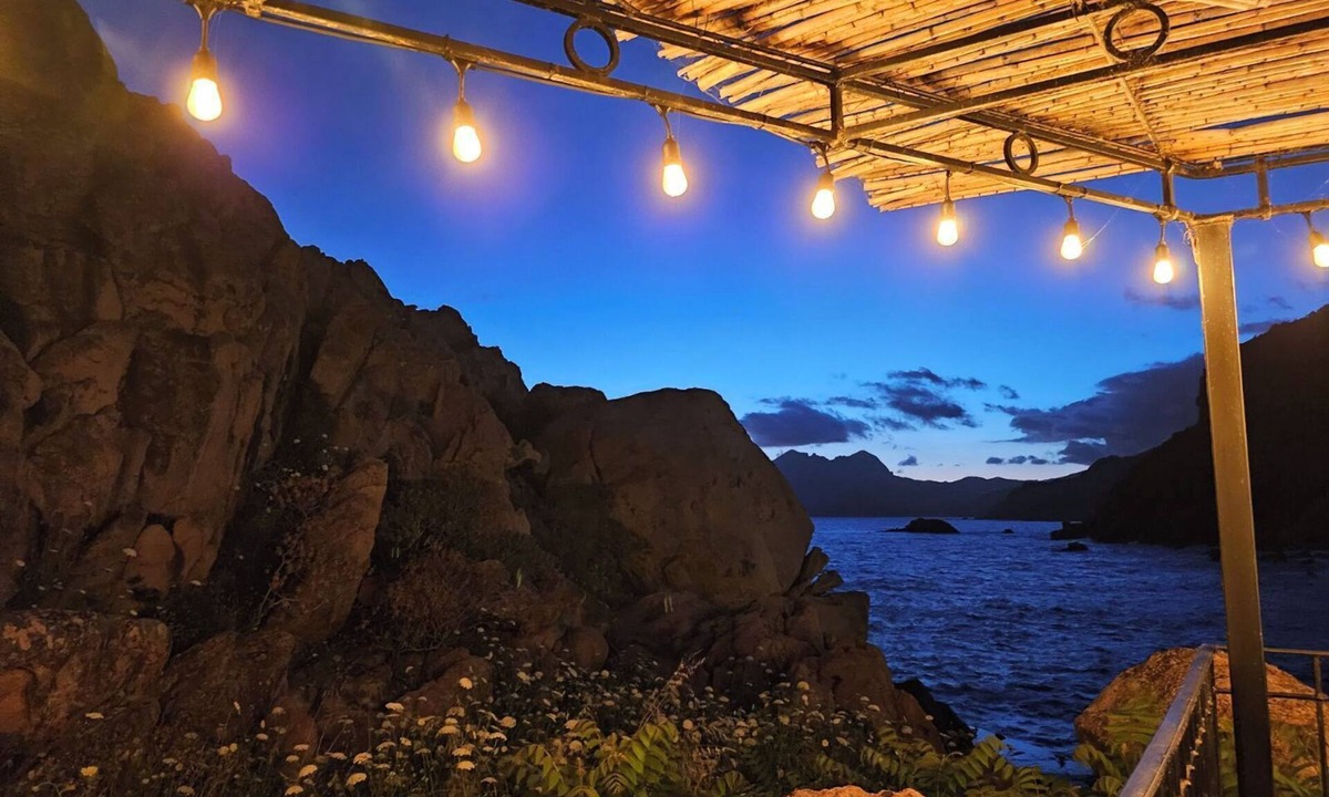 Porto Apartment | Very pleasant apartment with sea and mountain views