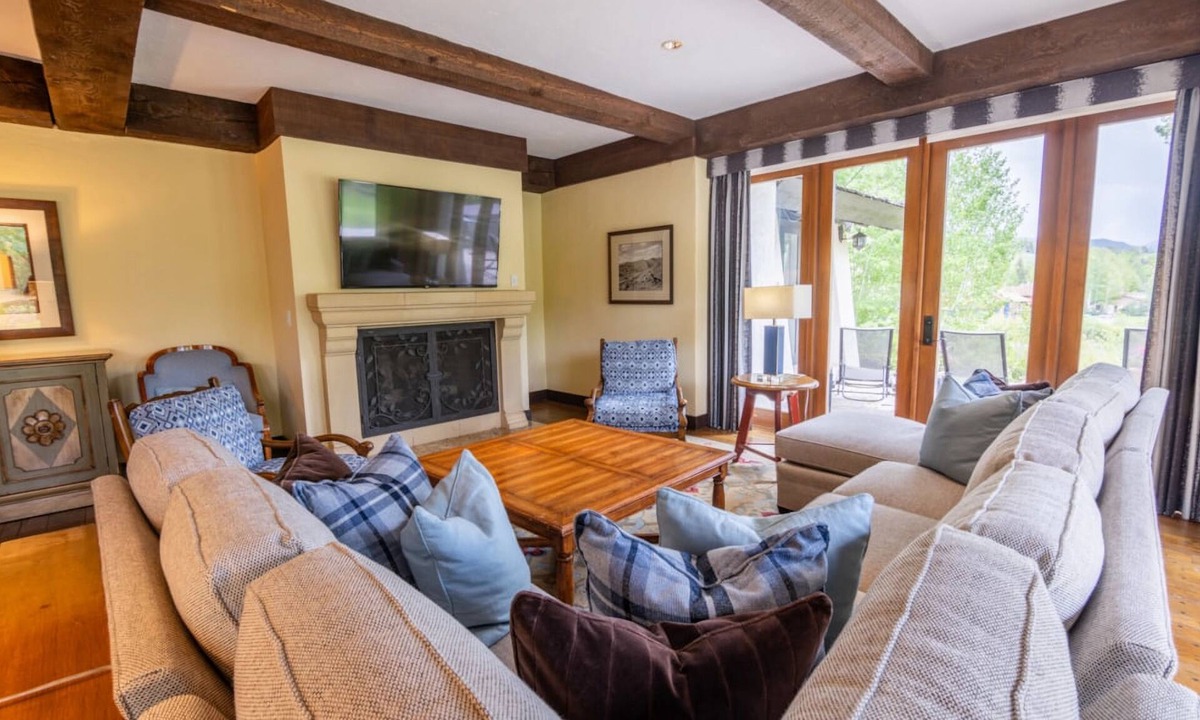 Elkhorn Cottage | View Cottage w/Mountain Views & Steps to Shops, Dining, & Outdoor Activities