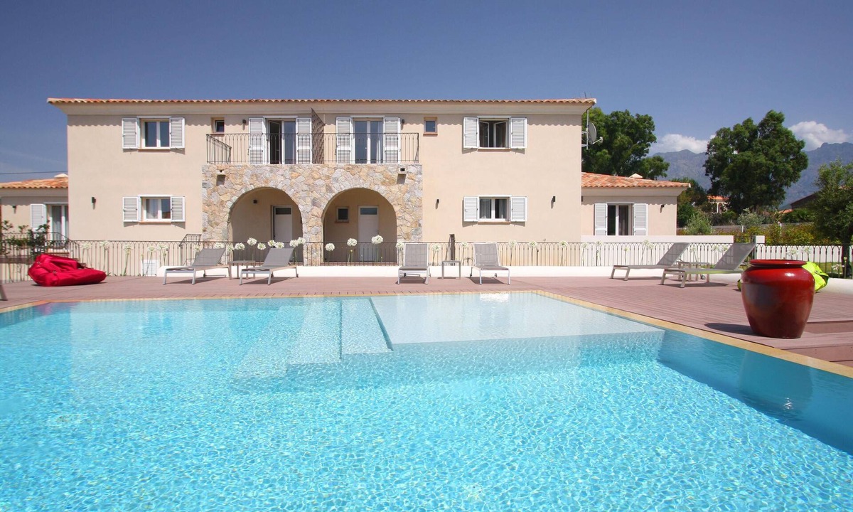 Calvi Villa | Villa-4 chambres (8)-Ensuite-Villa-Garden view