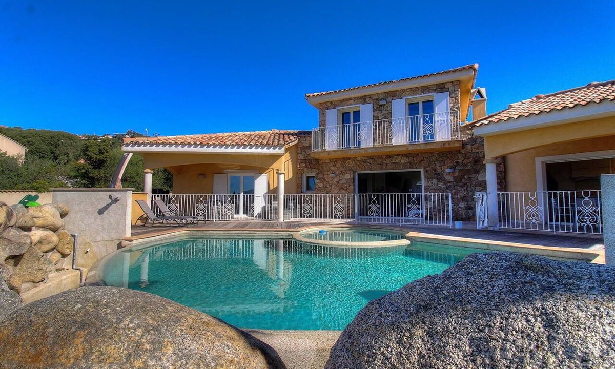 Viggianello Villa | Villa 8 a 10 Couchages Climatisée, Jardin Clos, Parking, Piscine Chauffée