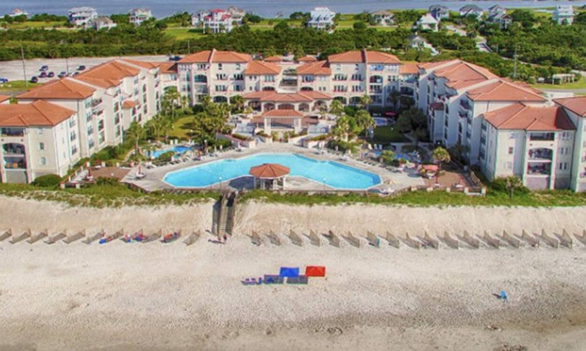 North Topsail Beach Condo | Villa Capriani, 3 BR, 3 Bath, Spacious,Quiet,Condo. Sleeps 9 1500 sq.ft. Floor 3