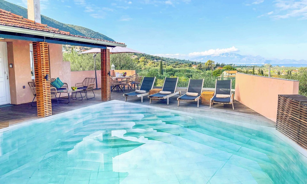 Katastari Villa | Villa de la Vita - Two Bedroom Villa, Sleeps 4