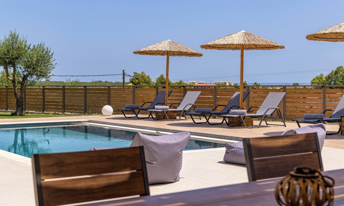 Katastari Villa | Villa Del Norte