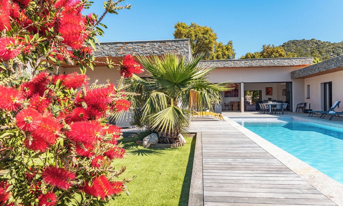 Lecci Villa | Villa Galice Macchia Di Lecci