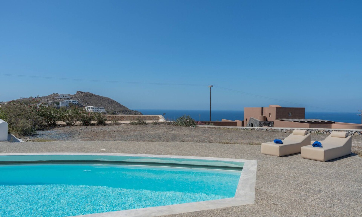 Akrotiri Villa | Villa 'Golden Horizon' with Sea View, Wi-Fi and Air Conditioning