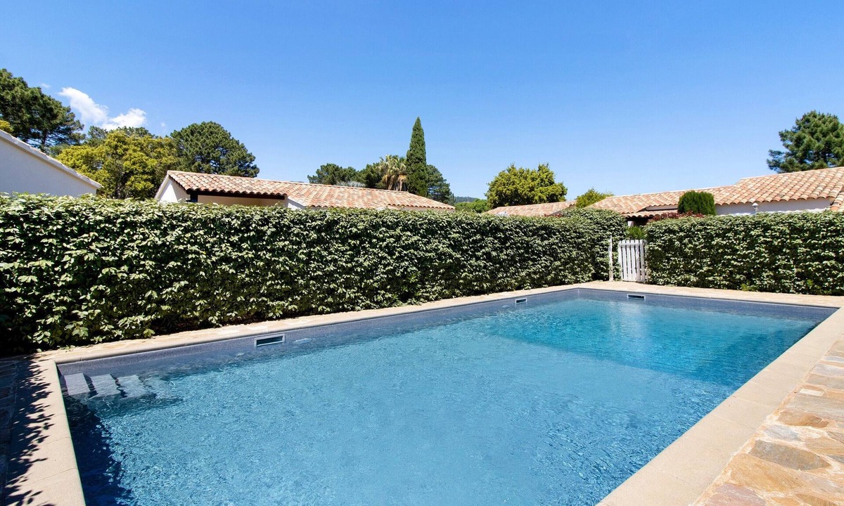 San-Gavino-di-Carbini Villa | Villa in Residence with Pool Near Porto-Vecchio for 6 Guests