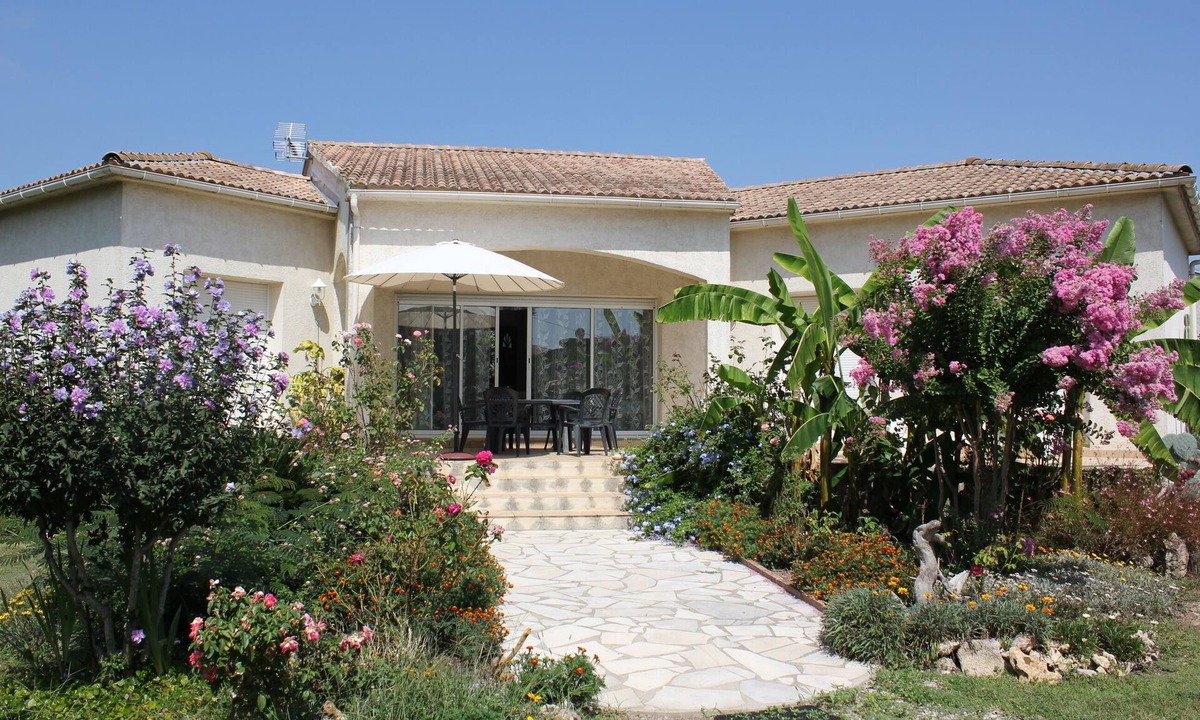Ghisonaccia House | Villa Indépendante Avec Jardin Clôturé à 5mn des Plages de la Costa Serena