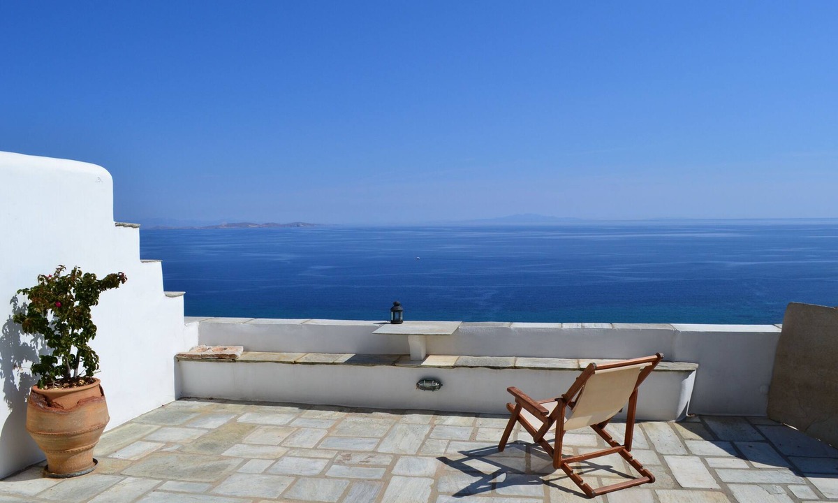 Tinos Town House | Villa Ioanna - Vacation Houses for rent close to the beach