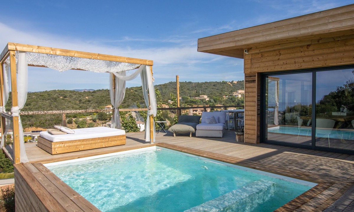 Albitreccia Villa | Villa 'Liliekaena' with Sea View, Wi-Fi, and Air Conditioning