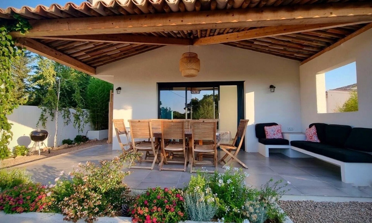 Lecci House | Villa Maestro Maria 🏡Warm welcome 🧡 heated pool 🌞beach 5' away 🏖️