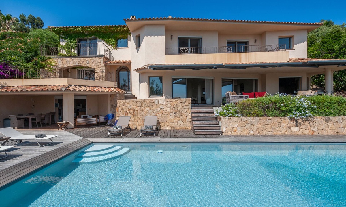 Porto-Vecchio House | Villa Marina di fiori sea view 5 bedrooms swimming pool air conditioning