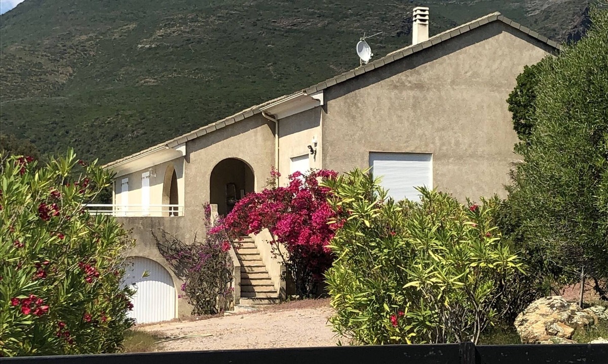 Farinole Villa | Villa on land of 3000 m2 5mn walk from the beaches.air-conditioned rooms