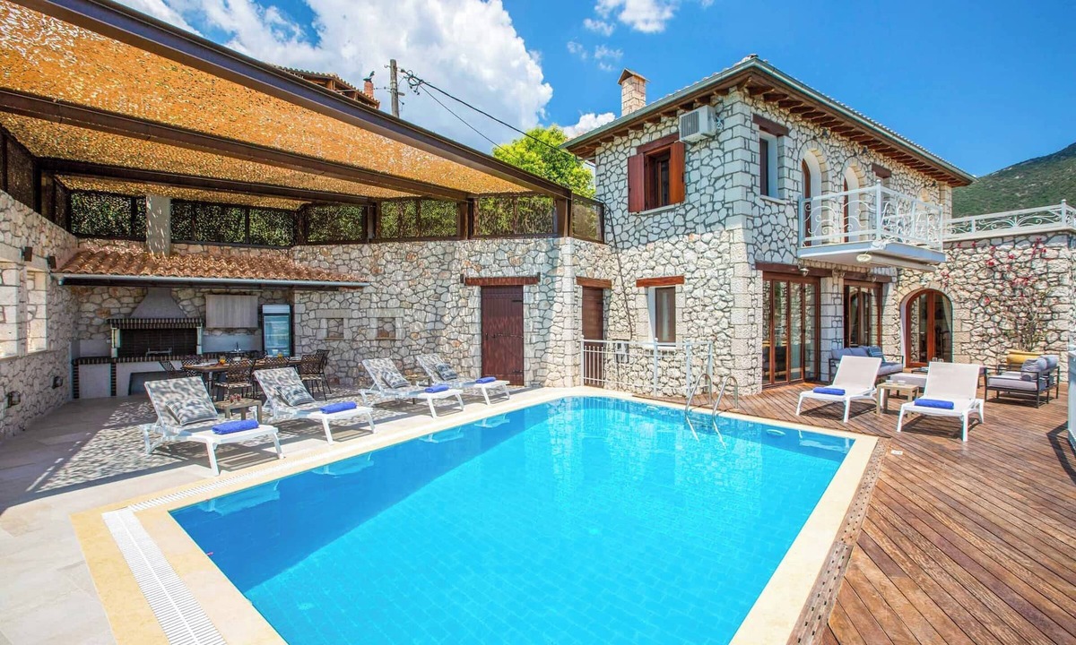 Nidri Villa | Villa Rachi - Four Bedroom Villa, Sleeps 8