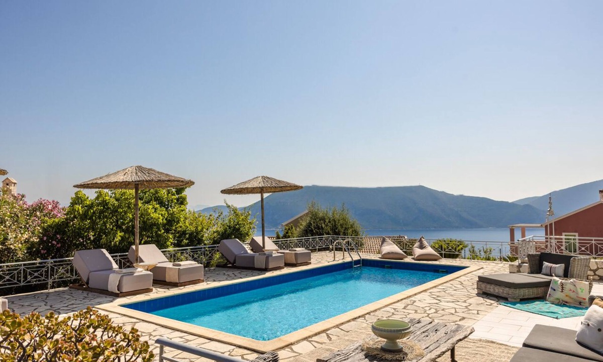 Katsarata Villa | Villa Renata.