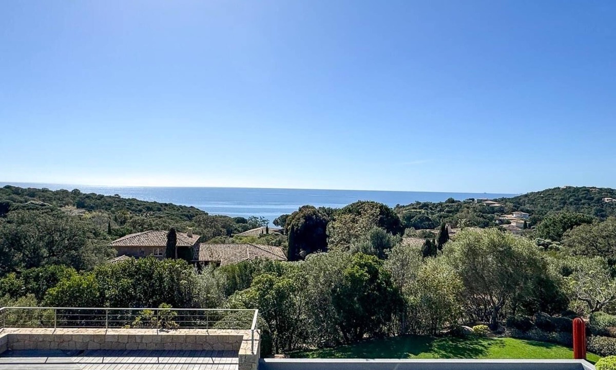 Cirendinu Villa | Villa with panoramic sea view and beach within walking distance Private estate in Punta d'Araso