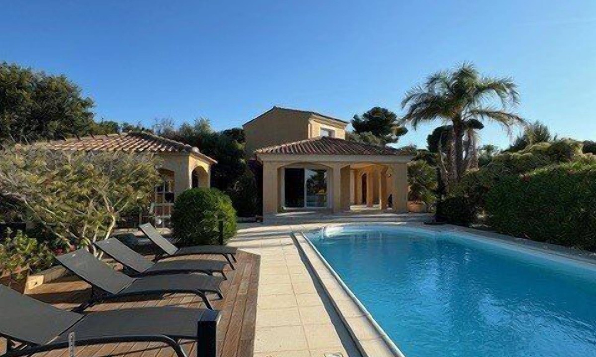 Marine de Saint Ambroggio House | Villa with pool just a few minutes from the sea