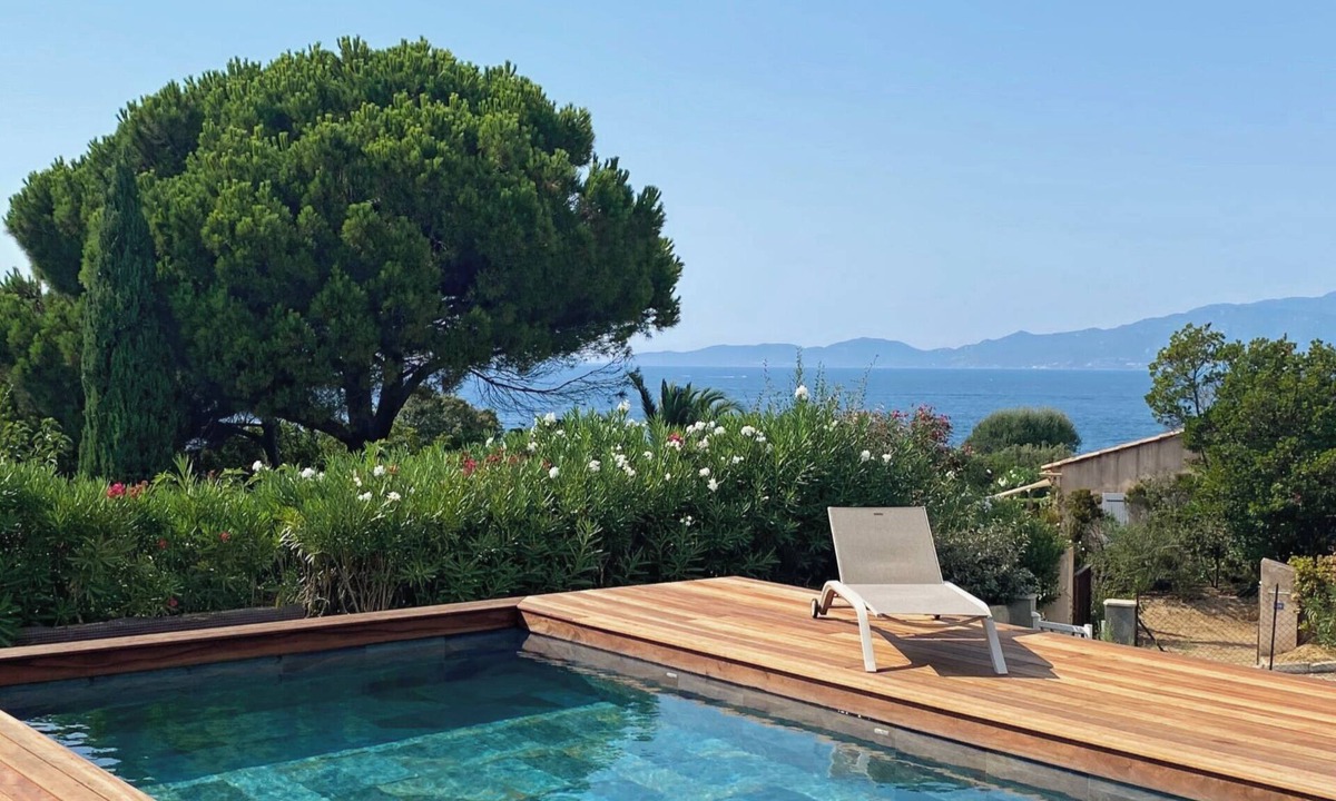Portigliolo Villa | Villa with sea view, swimming pool and beach access on foot