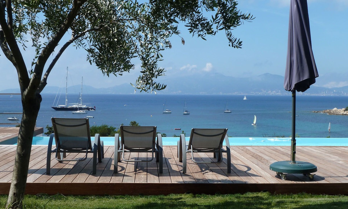 Portigliolo House | Villa with swimming pool and panoramic view of Ajaccio and the Iles Sanguinaires.