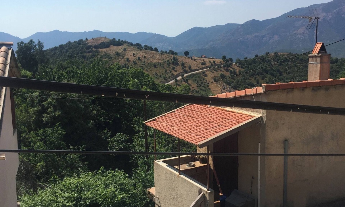 Peri House | Village house in the Olmu commune of Péri