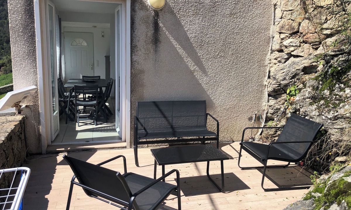 Poggio-di-Nazza Apartment | Village house with sea and mountain views, pets welcome!